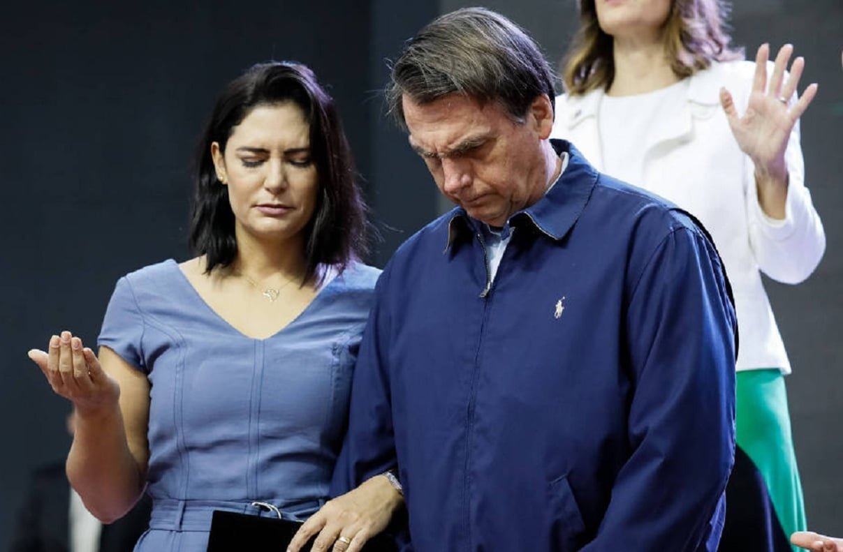 Michelle Bolsonaro diz não ‘se meter’ em crise sobre Flávio