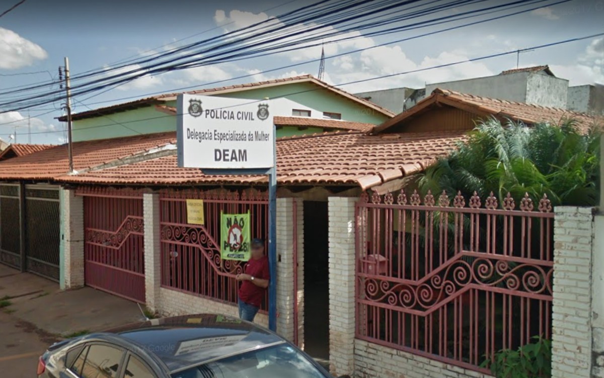 Homem arrasta mulher para apartamento, a estupra e a mantém em cárcere privado por quatro horas, diz polícia