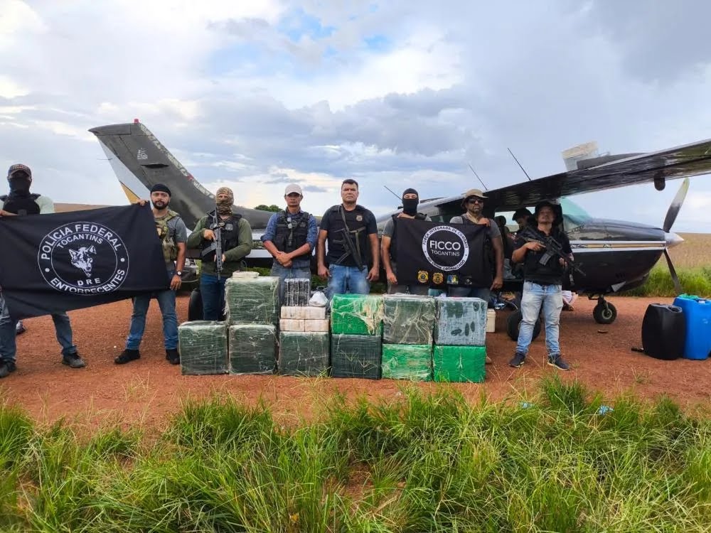 Operação da FICCO apreende carregamento milionário de drogas em avião e prende traficantes no Tocantins