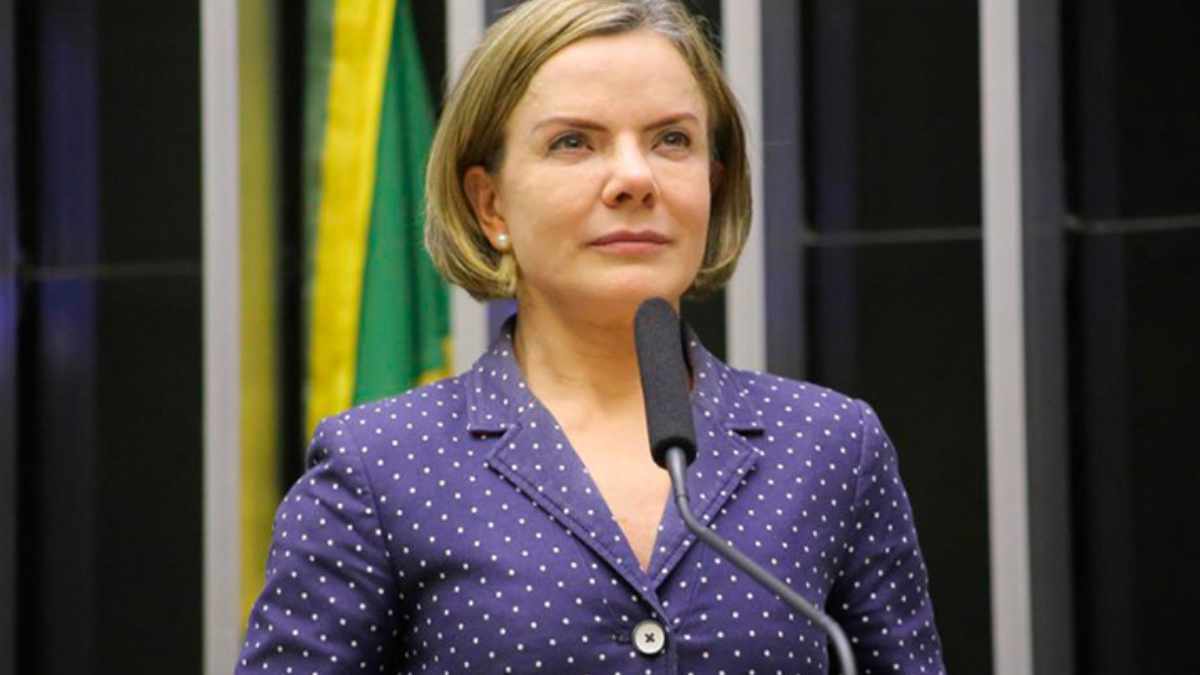 PT muda estatuto em reunião tensa, libera reeleição sem limites e dificulta renovação