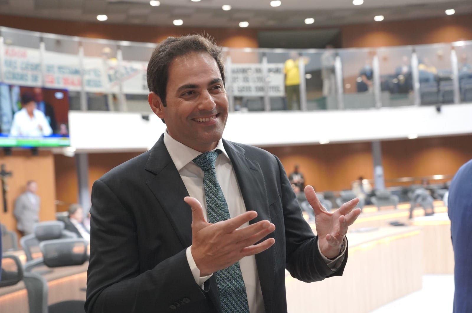 Deputado Jamil Calife reforça compromisso com o desenvolvimento de Goiás