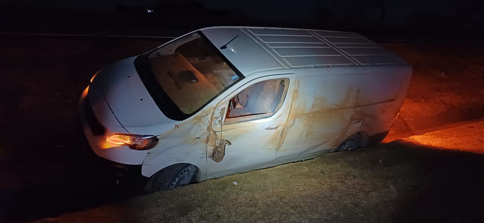 Dois homens são presos e motorista tomba veículo neste fim de semana na BR-050