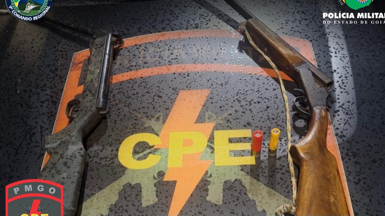 CPE apreende armas de fogo e prende dois suspeitos por posse e comércio ilegal em Campo Alegre de Goiás