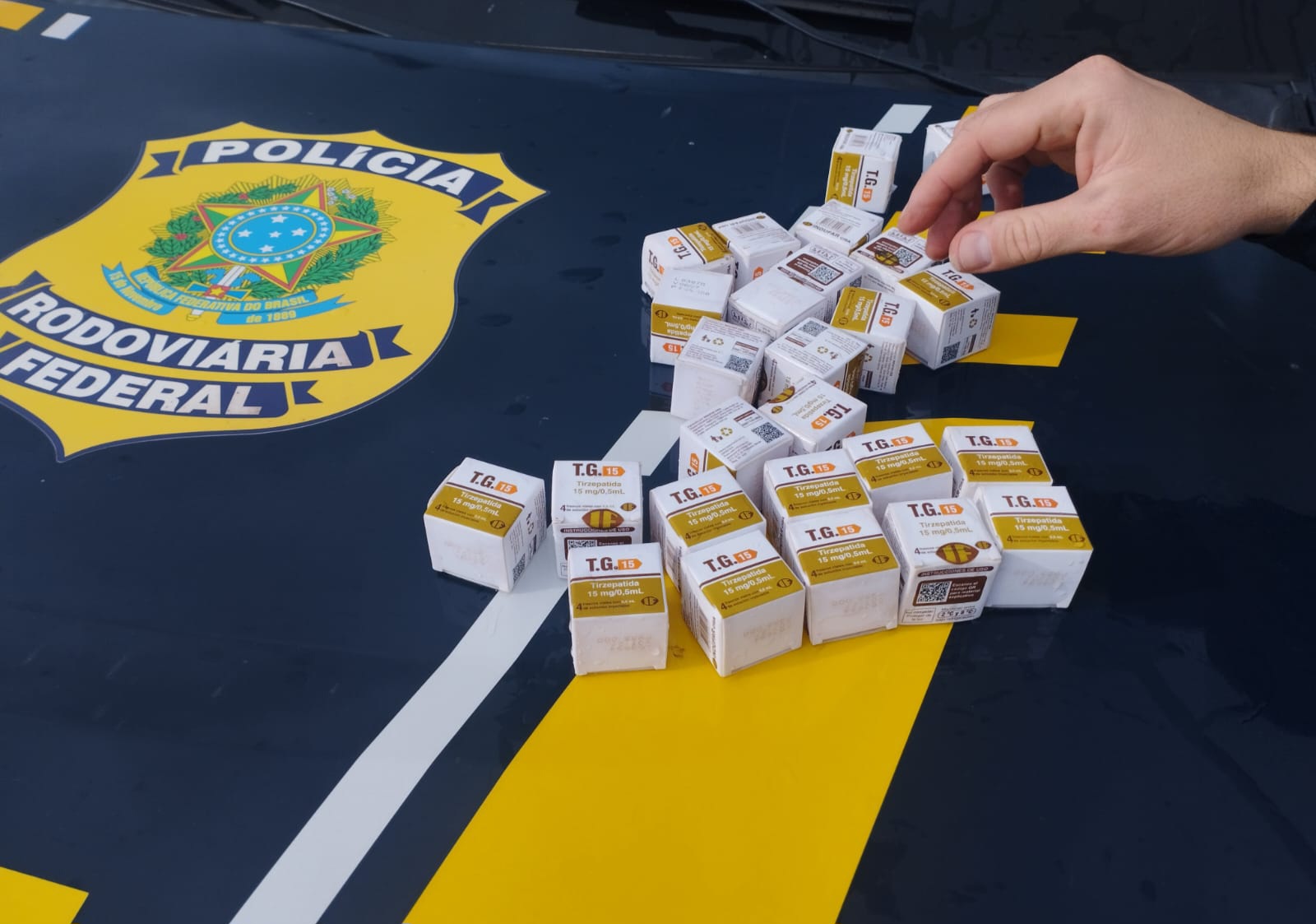 PRF apreende 26 ampolas emagrecedoras na BR-050