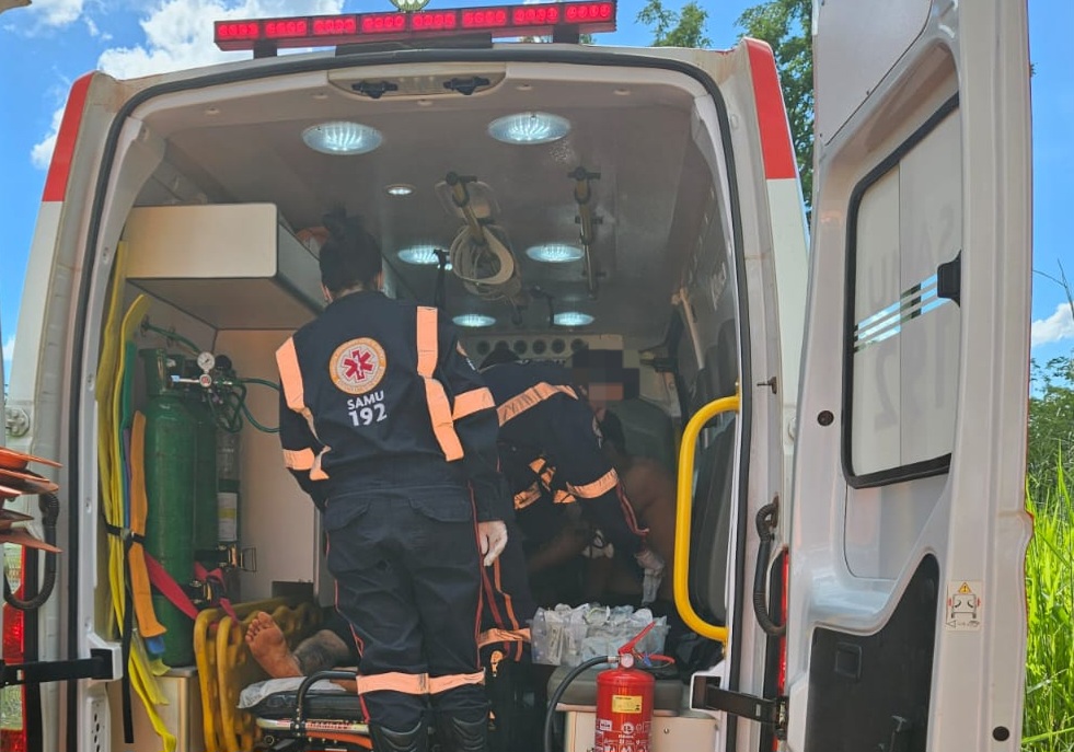 Bombeiros salvam duas vítimas de afogamento em cachoeira de Araguari