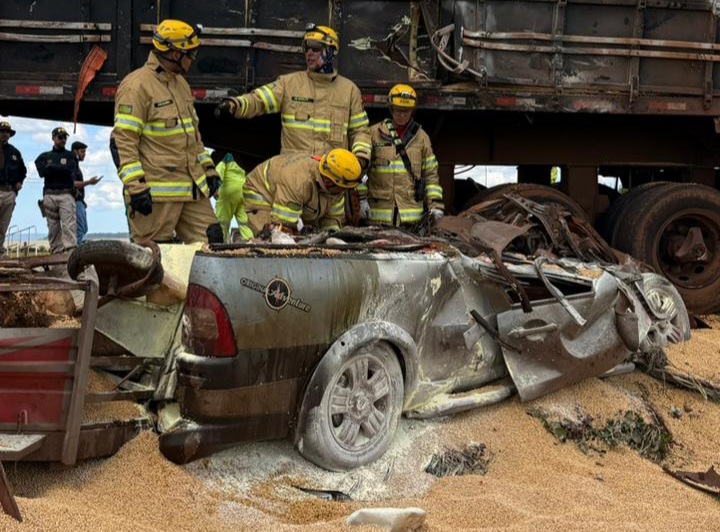 Bombeiros em Rio Verde atenderam grave ocorrência na BR-452