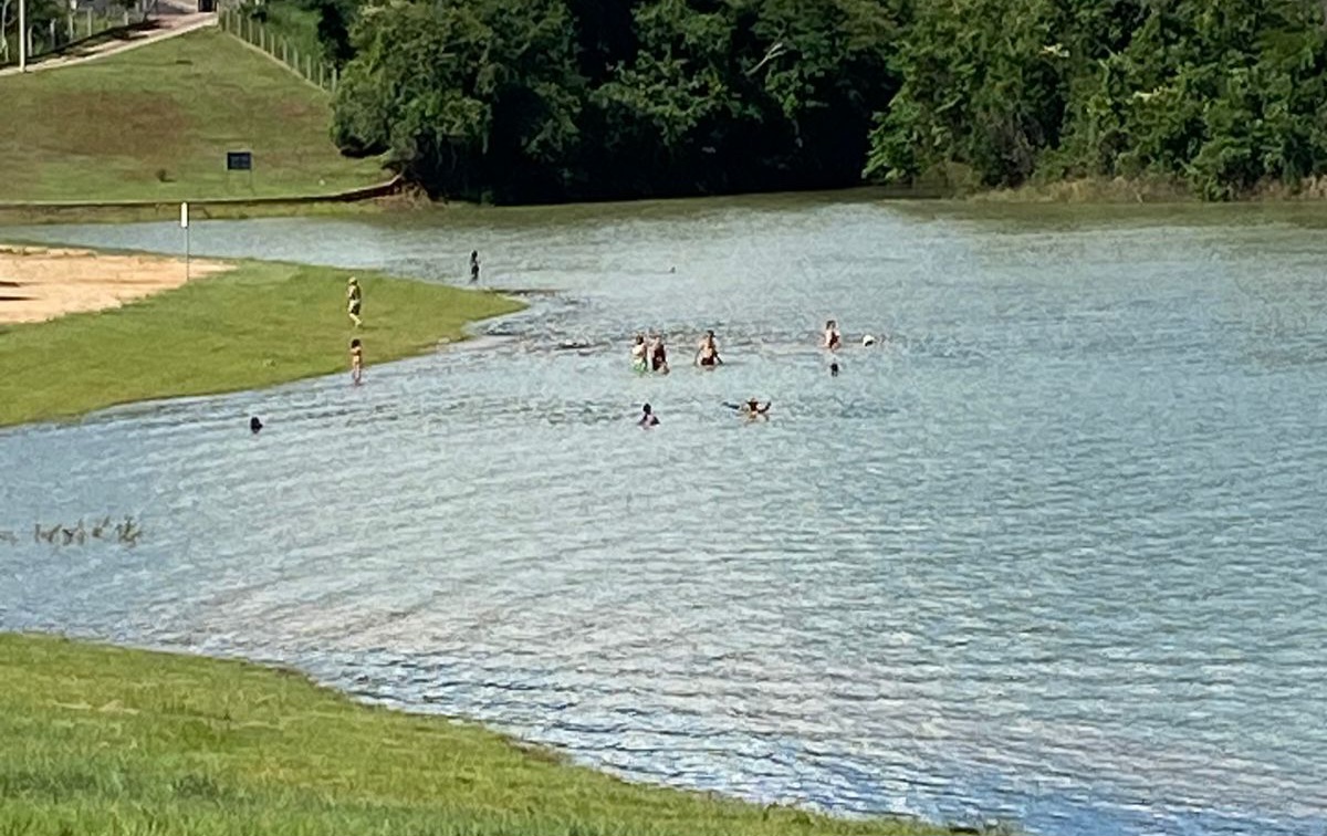Mordidas de piranha mobilizam Bombeiros no Lago Corumbá, em Caldas Novas