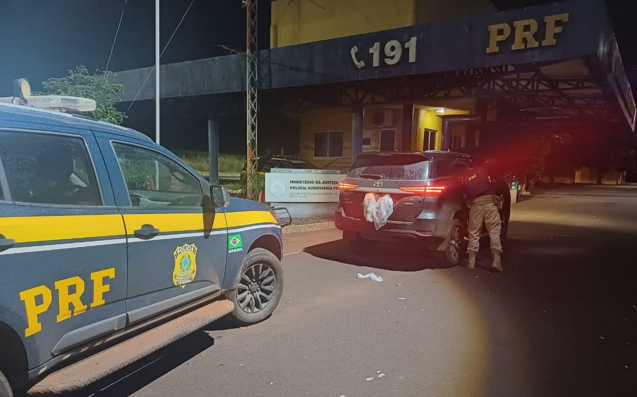Veículo de luxo com placas clonadas é apreendido na BR-153, em Itumbiara