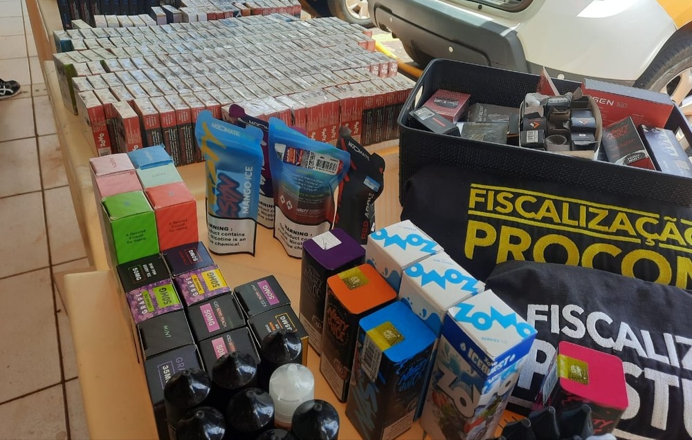 Combate a cigarros eletrônicos retirou mais de 500 dispositivos no comércio clandestino de Uberlândia