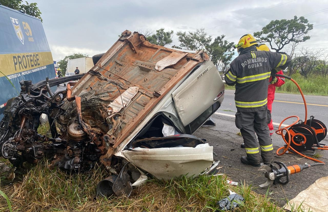 Grave acidente na BR-040 em Cristalina deixa uma vítima fatal