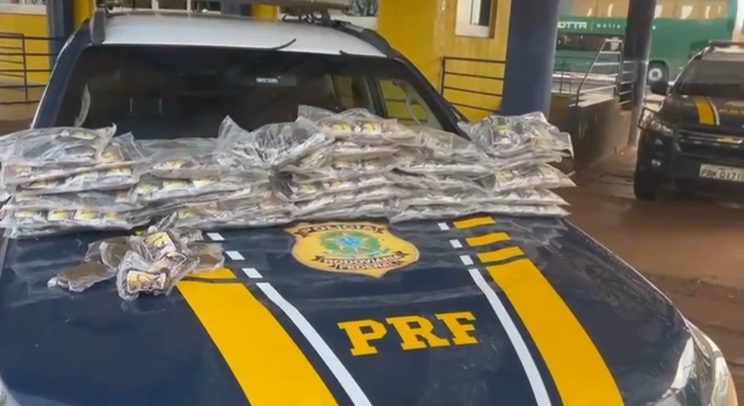 PRF apreende 31 kg de haxixe escondidos em caminhonete na BR-153