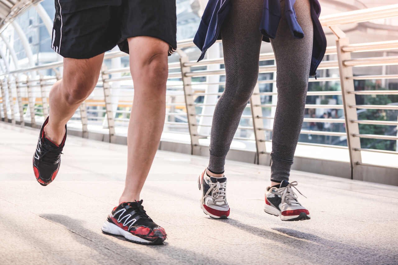 Dor no joelho após correr não deve ser considerada normal