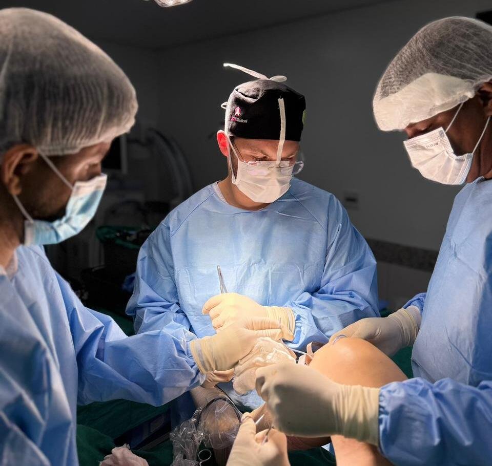 Reconstruir o LCA não é só operar. É devolver segurança ao joelho.