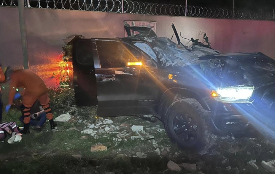 Bombeiros atendem acidente de trânsito na GO-215, em Pontalina