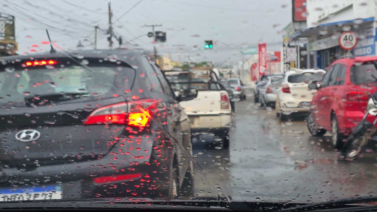 Avanço de frente fria deixa Goiás em alerta para temporais na sexta (22); veja cidades mais afetadas