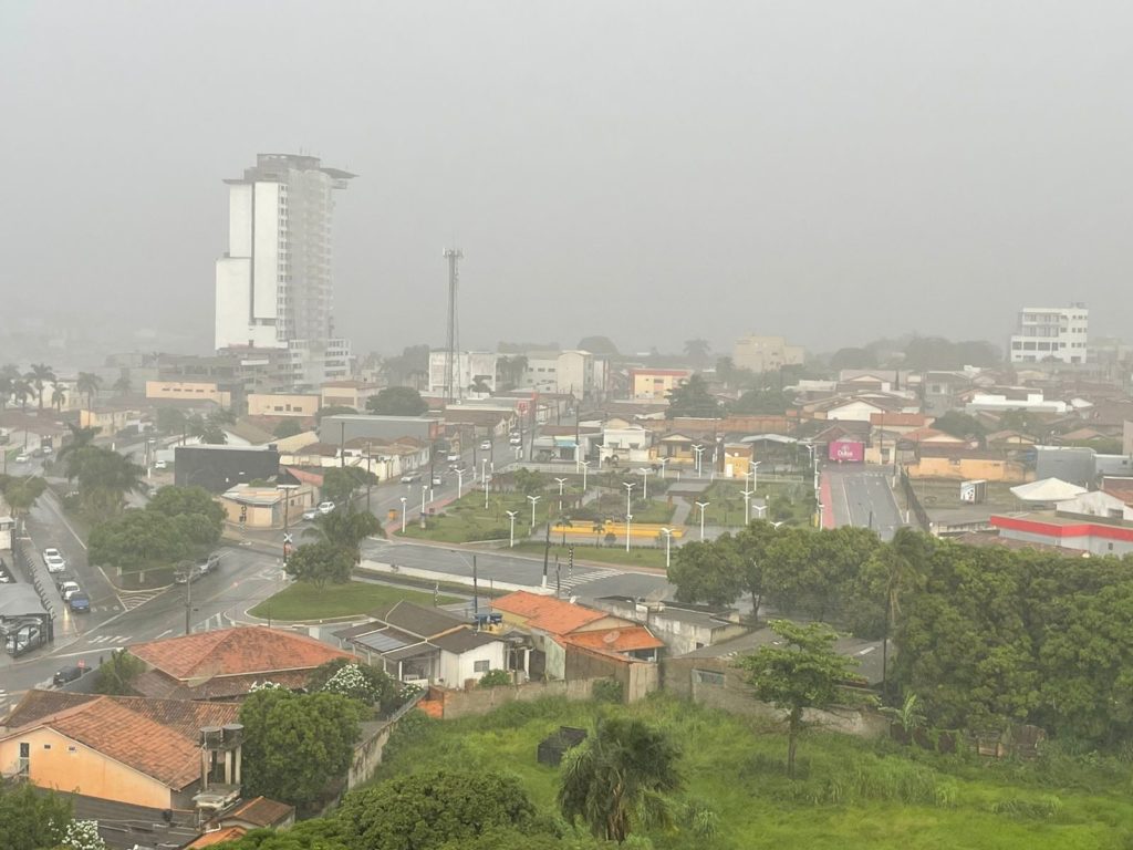 Chuvas e queda acentuada na temperatura marcam a previsão para Goiás nos próximos dias