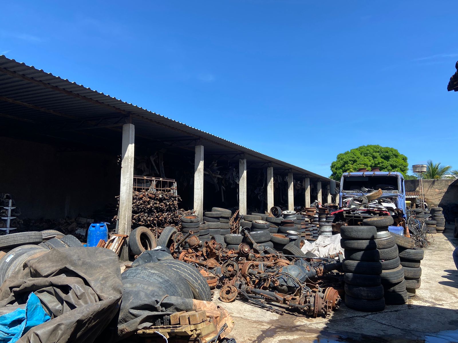 Polícia Civil desmantela esquema de roubo e revenda de peças de veículos em Goiás