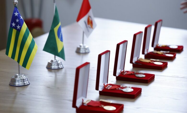 Comando Geral do CBMGO promove entrega de medalhas em reconhecimento aos militares – Corpo de Bombeiros Militar do Estado de Goiás