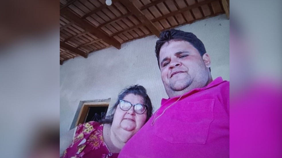 Mãe e filho morrem após sofrerem choque elétrico em fazenda, em Itaguaru