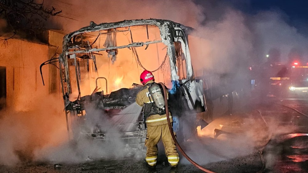 Em menos de 24h, quatro ônibus são queimados em Uberlândia