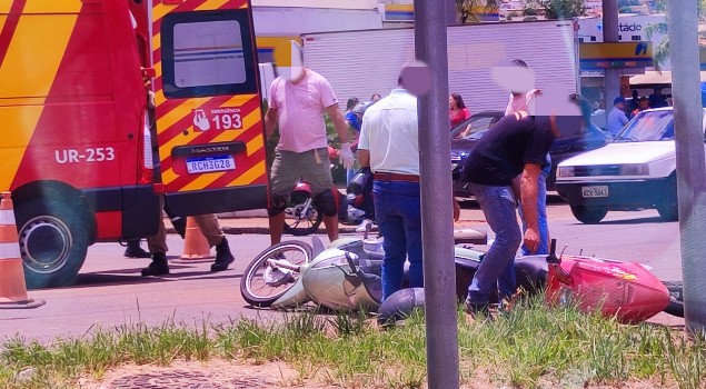 Colisão de motos deixa motociclista ferido em Catalão