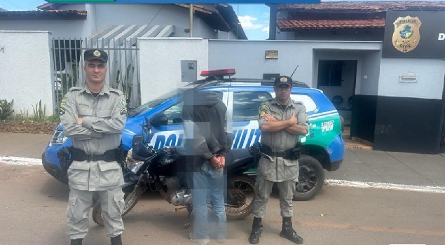 PM recupera motocicleta furtada e prende autor em Pires do Rio