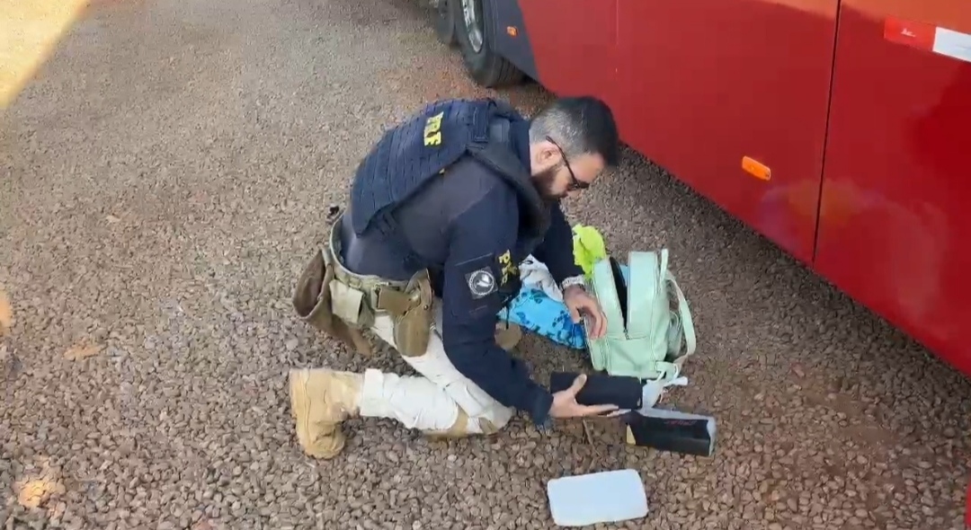 Mulher é presa transportando quase 3 kg de cocaína em Jataí